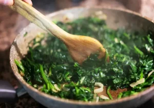 What about spinach benefits nutrients _ (3)