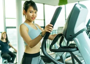 Best elliptical workout to burn fat (1)